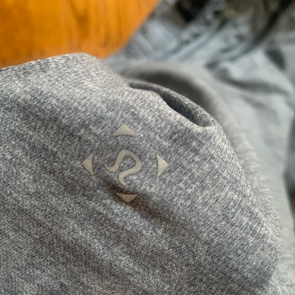 Men’s Lululemon Surge Shorts - Picture 3 of 4